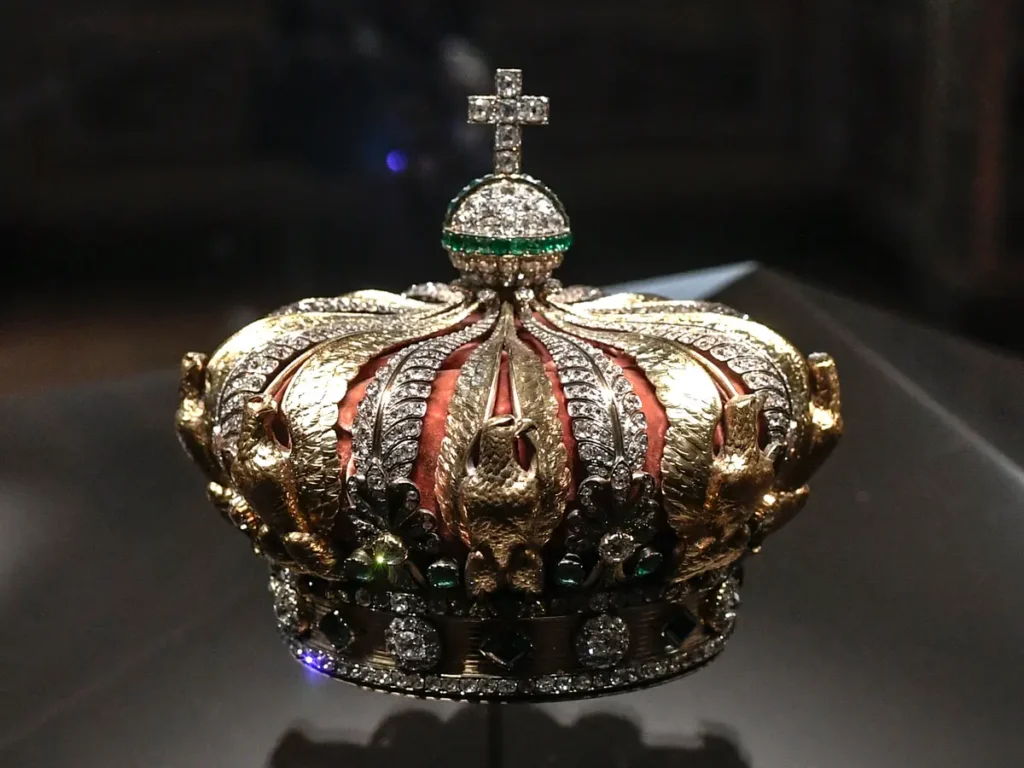 Roubo de Joias Imperiais no Louvre: Um Dia de Vergonha para a Cultura Francesa Imagem do artigo