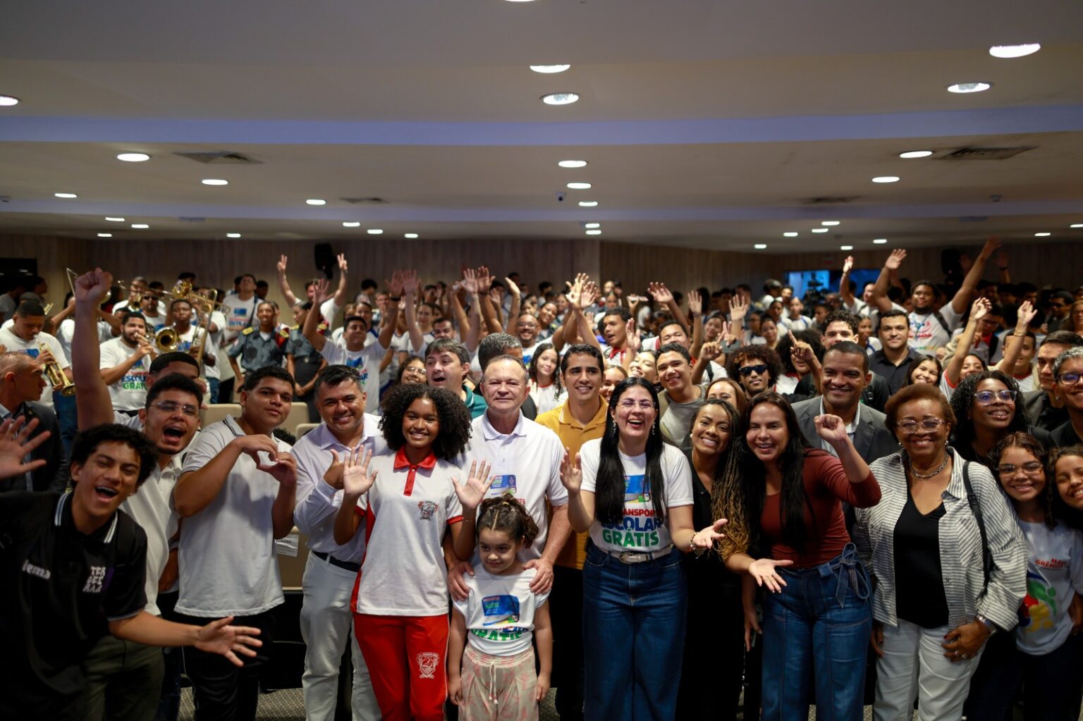 Estudantes da Grande Ilha de São Luís Recebem Cartões do Programa Transporte Escolar de Verdade