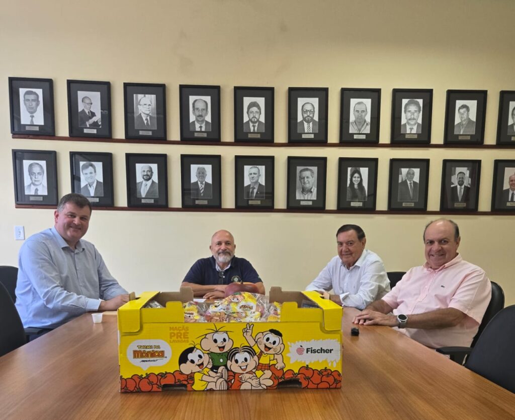 Acordo Inédito no MAPA Impulsiona Exportações de Maçã em Santa Catarina Acordo Inédito no MAPA Impulsiona Exportações de Maçã em Santa Catarina