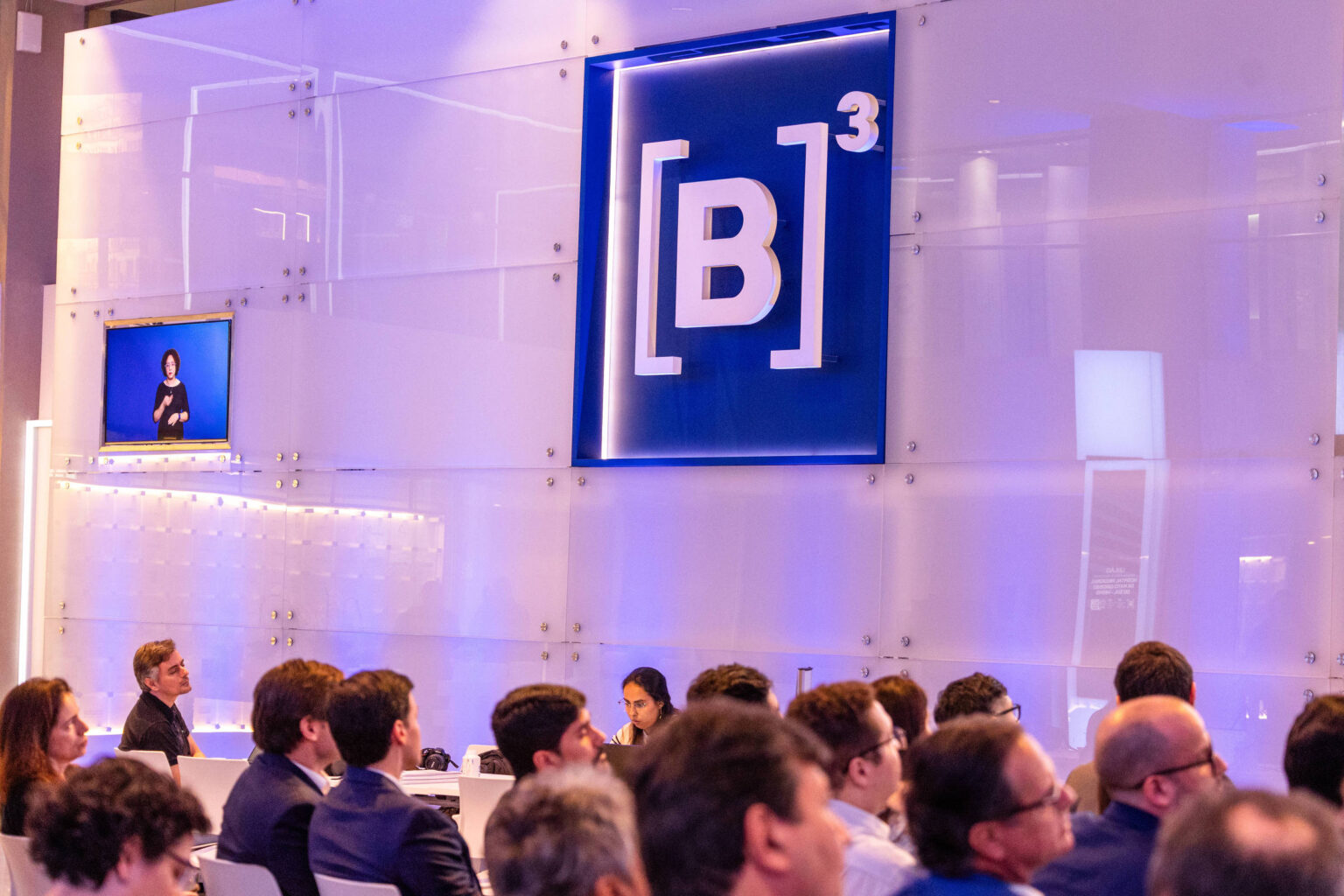 B3 Social Destina R$ 60 Milhões em 2025 para Educação e Sustentabilidade