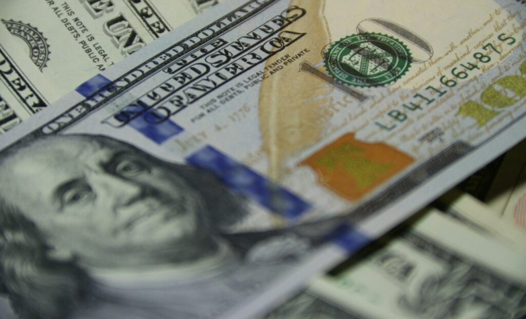 Impacto da Política Cambial no Brasil e o Preço do Dólar em 2026