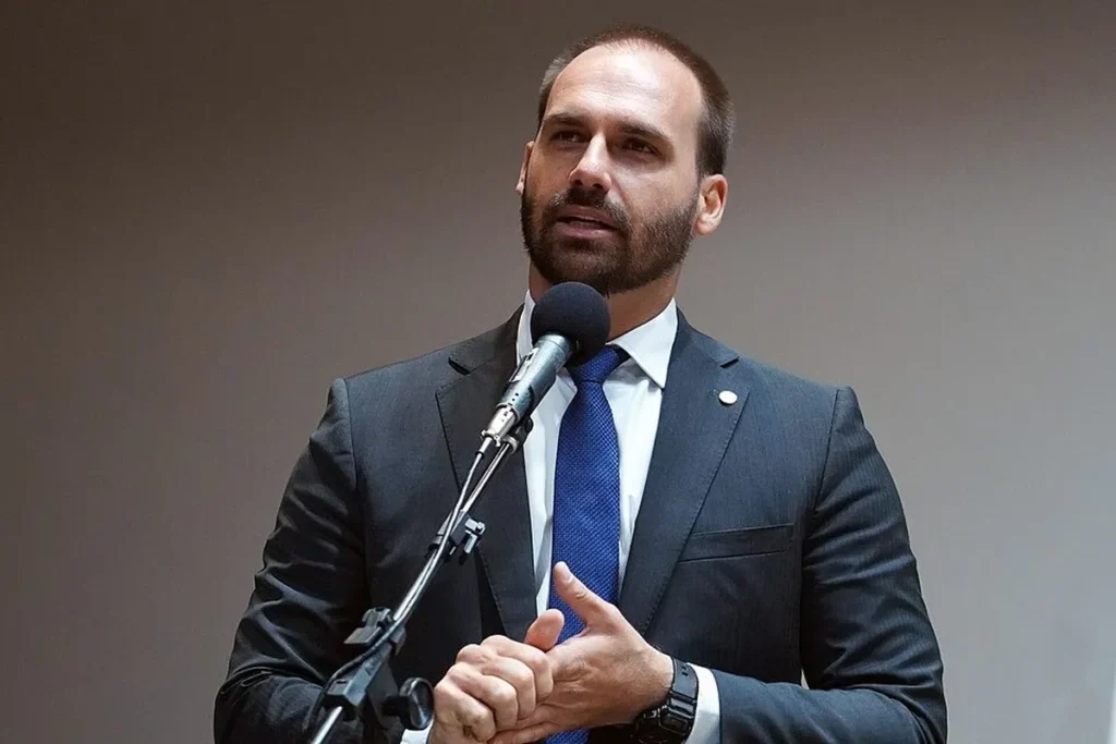 PF Instaura Processo Disciplinar Contra Eduardo Bolsonaro por Faltas Injustificadas PF Instaura Processo Disciplinar Contra Eduardo Bolsonaro por Faltas Injustificadas