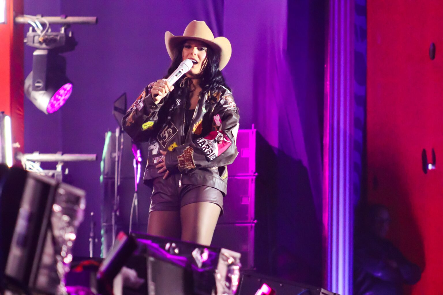 Show de Ana Castela Adiado por Questões de Saúde no Litoral de SP