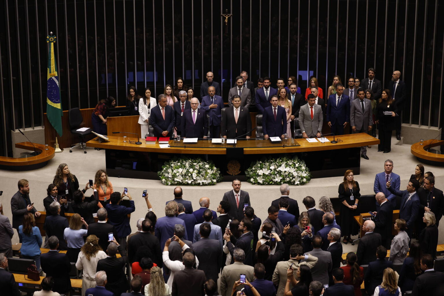 Congresso Reduz Recursos para Educação e Aumenta Assistência Social em Ano Eleitoral