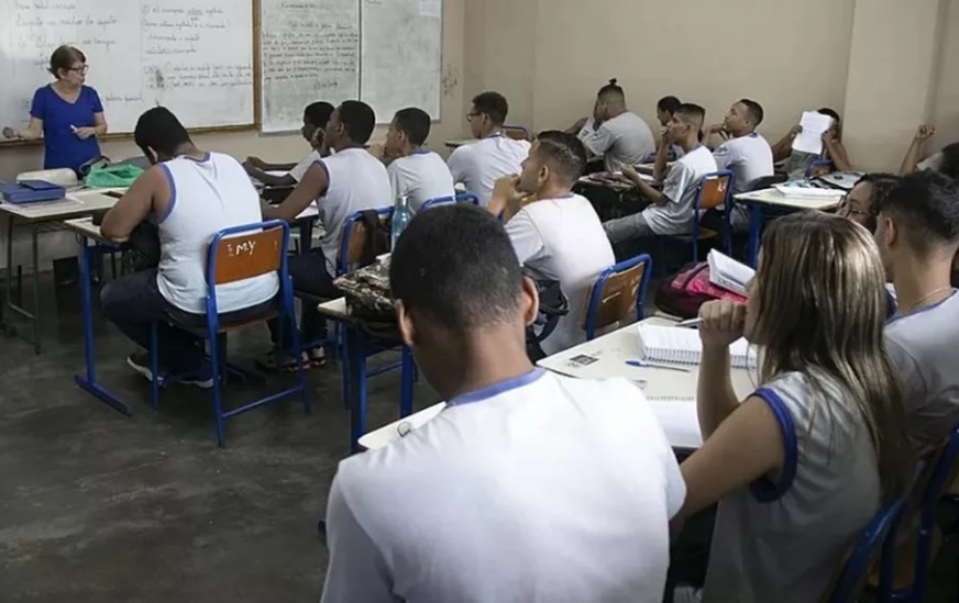 Educação em 2025: Compromissos que Precisam Persistir Além das Eleições Educação em 2025: Compromissos que Precisam Persistir Além das Eleições