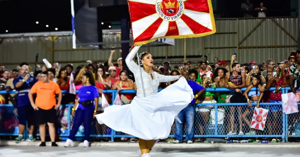 Viradouro, Imperatriz, Grande Rio e Beija-Flor Brilham nos Ensaios de Domingo Viradouro, Imperatriz, Grande Rio e Beija-Flor Brilham nos Ensaios de Domingo