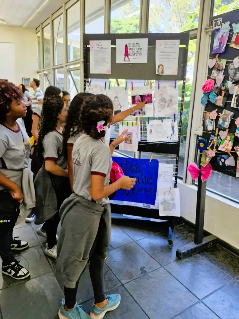 Alunos Participam de Vivências Teatrais e Visita Exposição na Casa de Cultura de Teresópolis