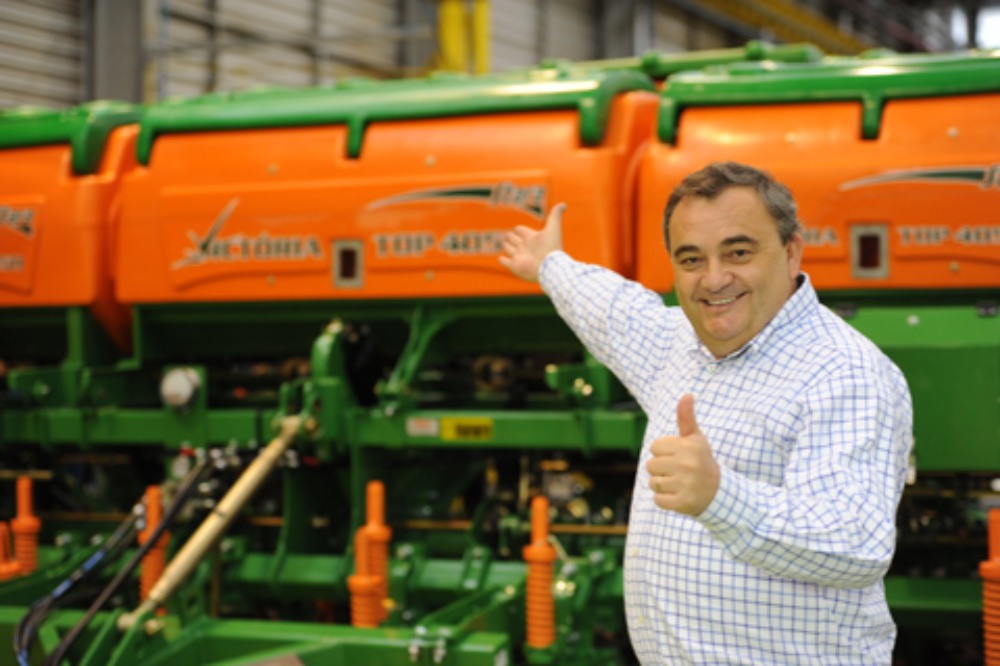 Como um Ex-Garçom Transformou uma Fábrica de Agronegócio em uma Potência Global Como um Ex-Garçom Transformou uma Fábrica de Agronegócio em uma Potência Global