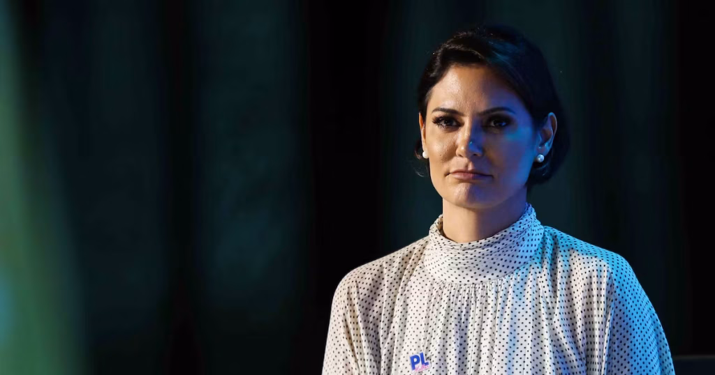 Declínio de Ibaneis: Michelle Bolsonaro se Destaca como Articuladora da Direita no DF