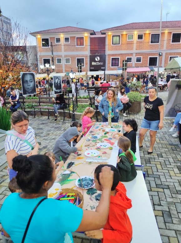 Feiras de Extrema: Tradição, Cultura e Gastronomia que Encantam Turistas Feiras de Extrema: Tradição, Cultura e Gastronomia que Encantam Turistas