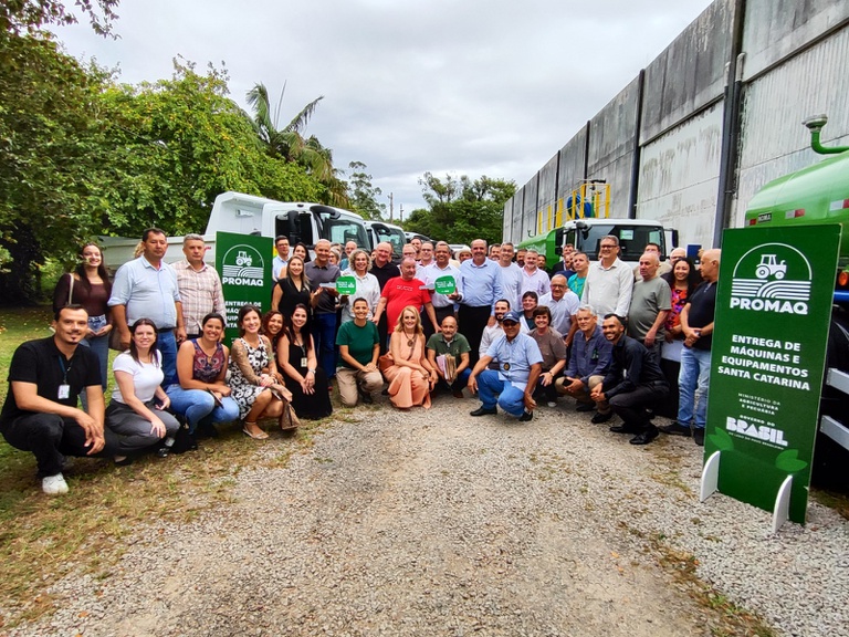 Mapa Investe R$ 5 Milhões em Máquinas para Modernizar Infraestrutura no Agronegócio em Santa Catarina Mapa Investe R$ 5 Milhões em Máquinas para Modernizar Infraestrutura no Agronegócio em Santa Catarin