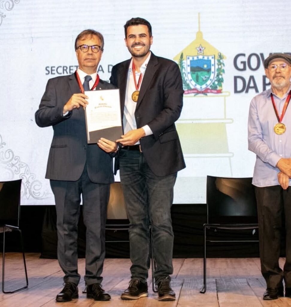 Medalha Farol da Educação Reconhece Contribuições de Conselheiros do TCE-PB Medalha Farol da Educação Reconhece Contribuições de Conselheiros do TCE-PB