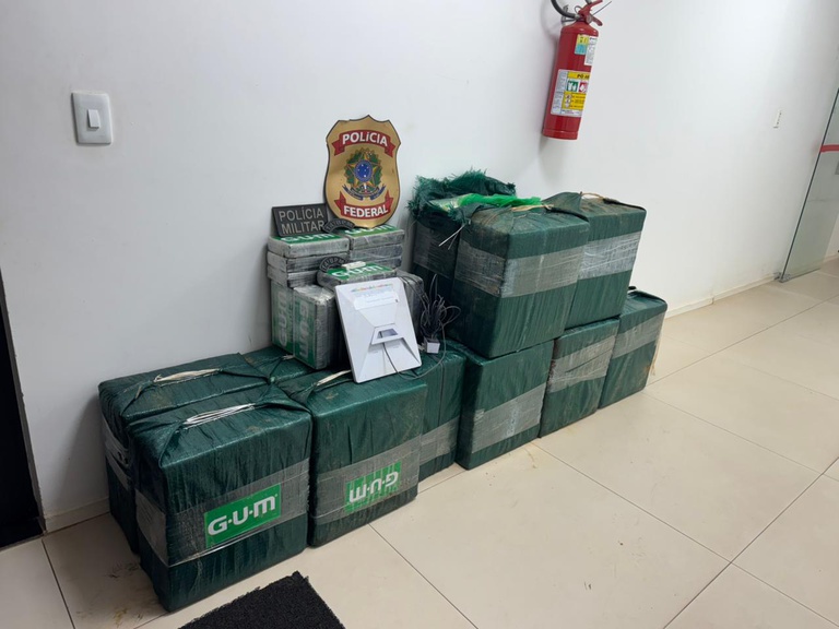 Polícia Federal Prende Dois Bolivianos com Mais de 500 kg de Cocaína no Maranhão Polícia Federal Prende Dois Bolivianos com Mais de 500 kg de Cocaína no Maranhão