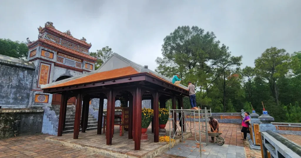 Restauração do Túmulo da Imperatriz Nghi Thien Chuong Tu Du: Preservando a História