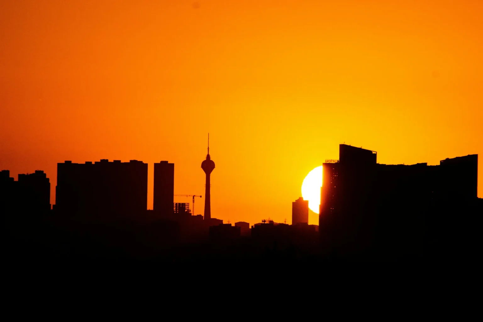 XPML11, SNEL11 e AAZQ11: Destaques do Mercado Imobiliário em 18/3