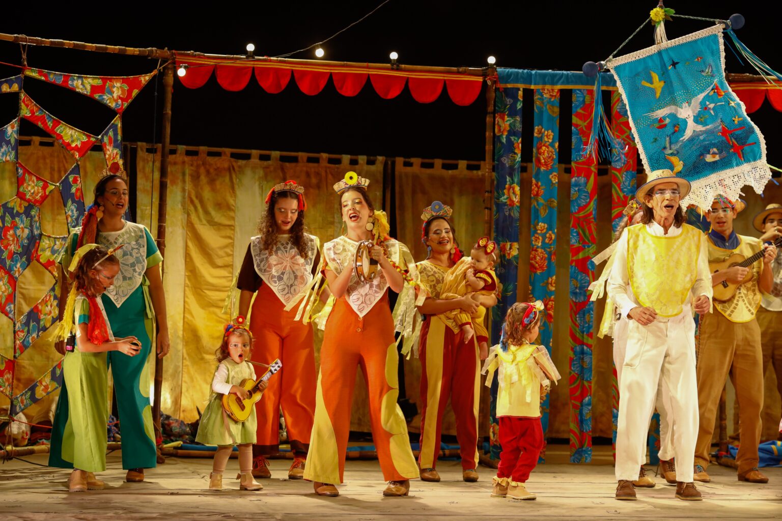 Carroça de Mamulengos: Quase 50 Anos Levando Tradição ao Festival de Curitiba Carroça de Mamulengos: Quase 50 Anos Levando Tradição ao Festival de Curitiba