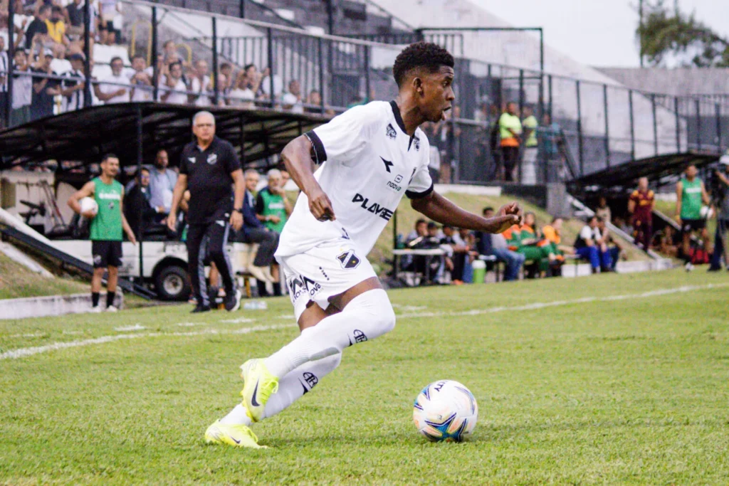 Desfalques do ABC: Waguinho Dias enfrenta desafios contra o Imperatriz