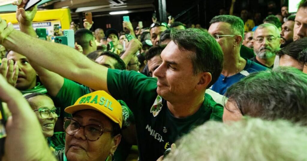 Flávio Bolsonaro Fortalece sua Postura no Agronegócio Após Candidatura de Caiado