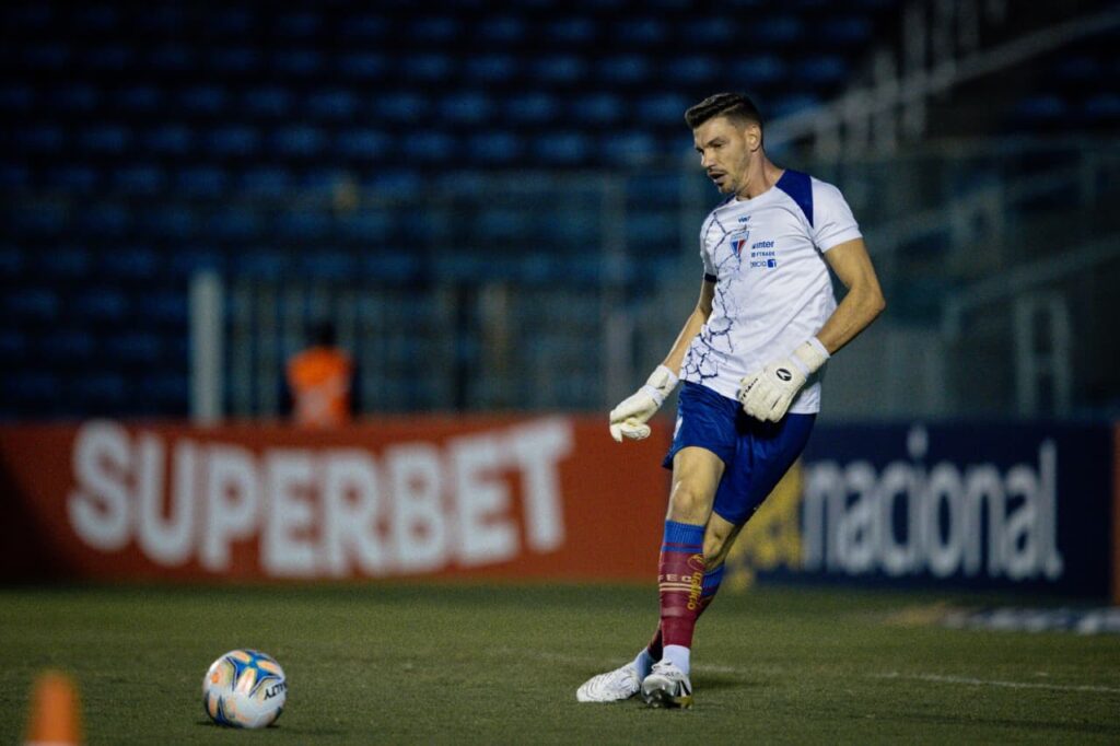 João Ricardo Se Lesiona e Deve Retornar ao Fortaleza em Dois Meses