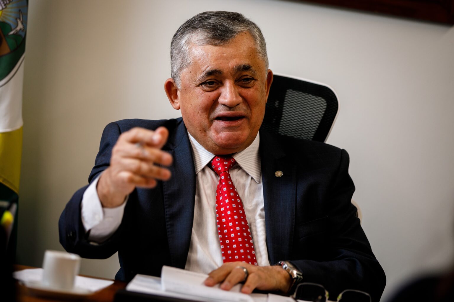 José Guimarães: O novo articulador político de Lula em tempos desafiadores