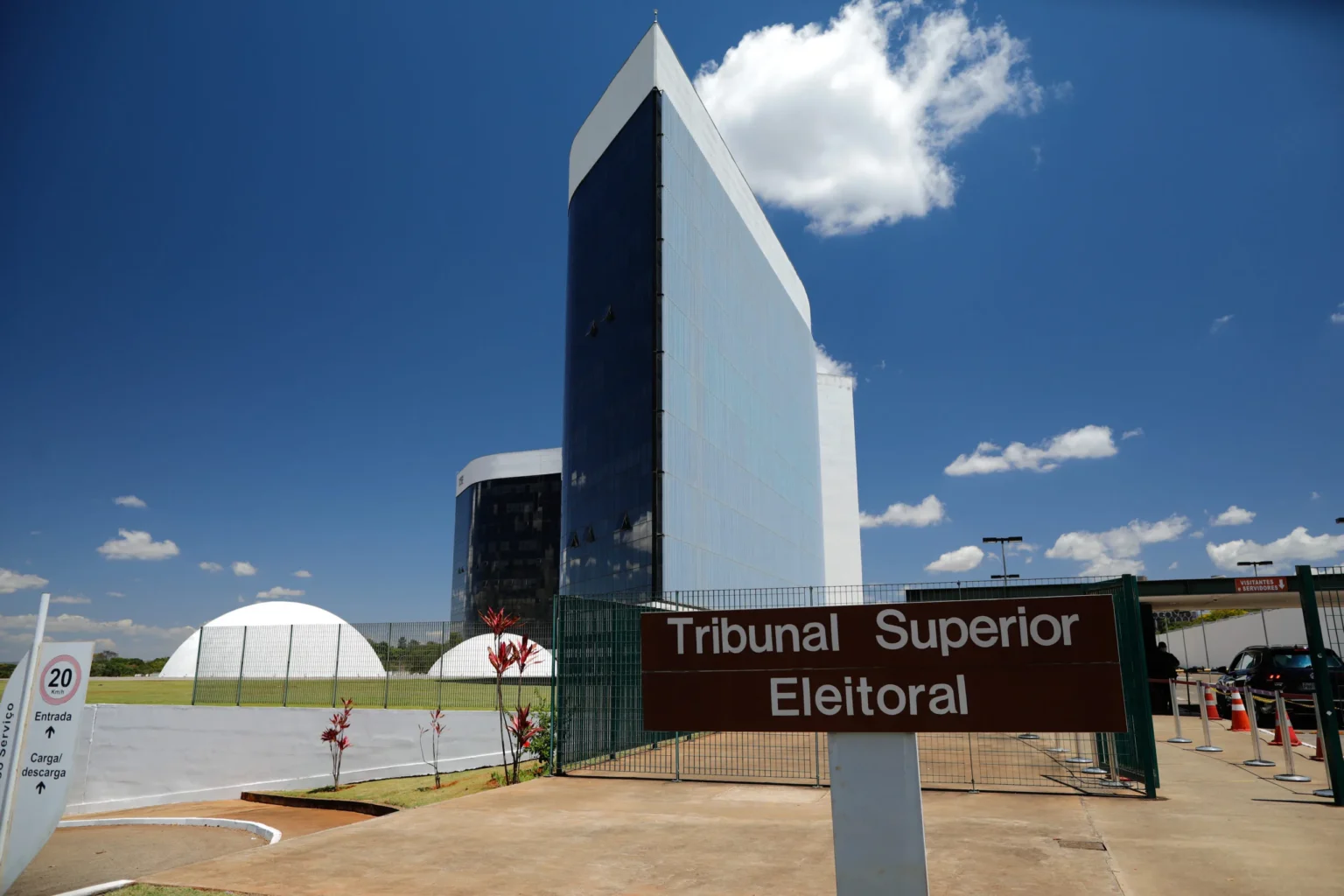 PT Solicita Ação do TSE Contra TikTok por Conteúdo de Violência Política