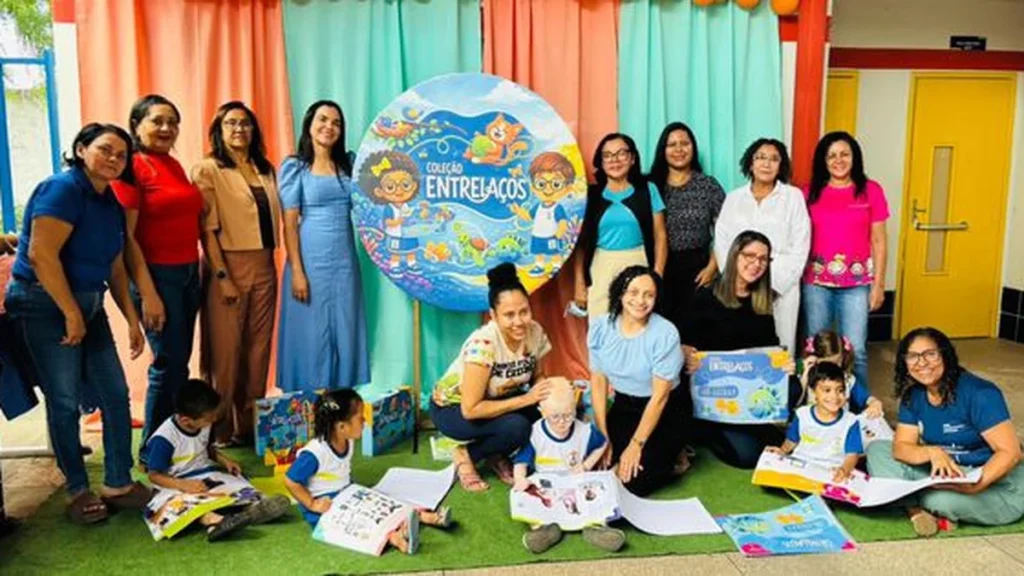 Imperatriz entrega livros ampliados da Coleção Entrelaços para crianças com baixa visão Imperatriz entrega livros ampliados da Coleção Entrelaços para crianças com baixa visão
