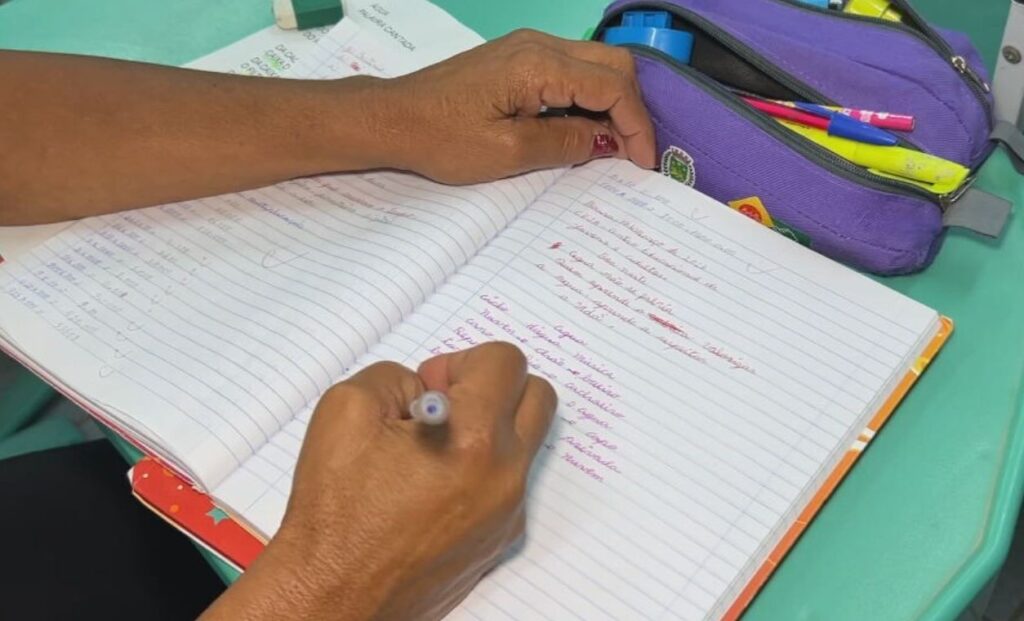 Educação de Jovens e Adultos: Caminho para Conclusão dos Estudos e Combate ao Analfabetismo em SP
