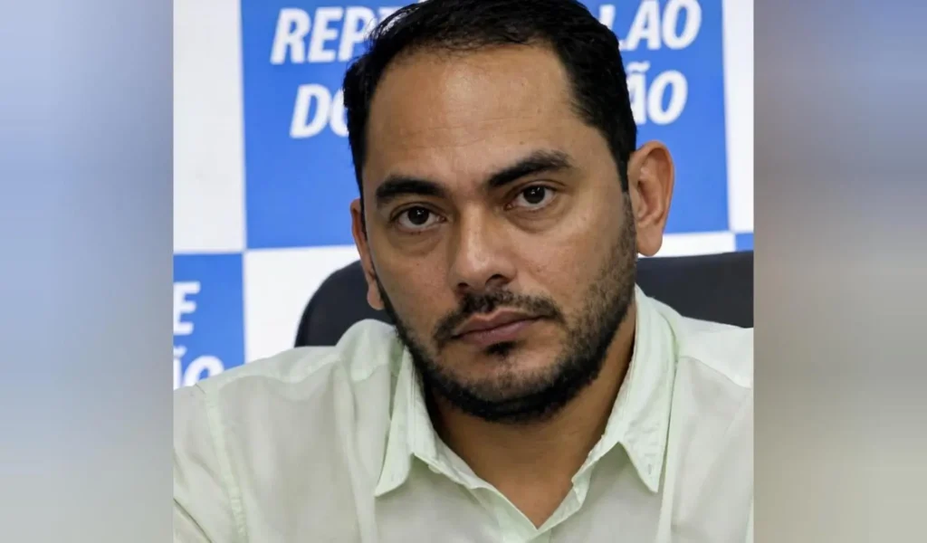 Ex-Prefeito Assis Ramos é Acusado de Fraude em Contrato de R$ 3,6 Milhões na Saúde