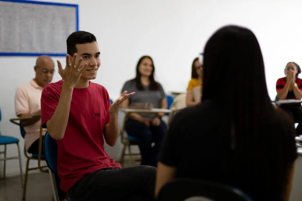 Experiência Imersiva na Cultura Surda em Volta Redonda: Venha Participar!