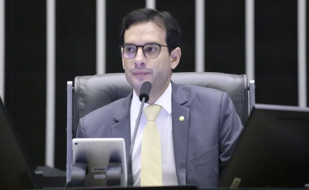 Fim da Escala 6x1: Compensações para Setores Produtivos em Debate