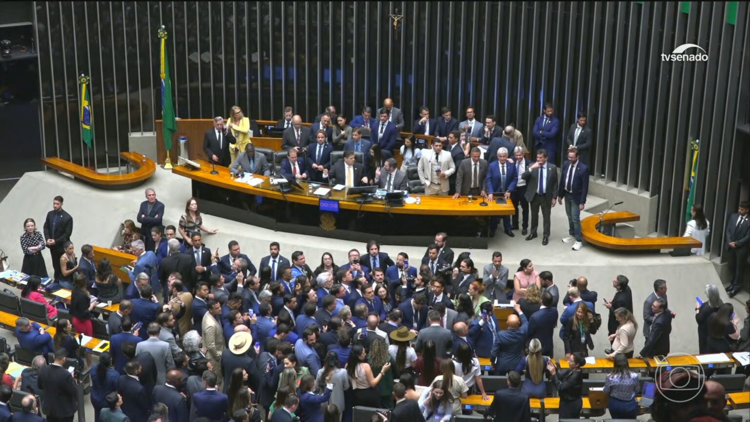 Guerra Política: Dosimetria e os Atos Golpistas em Debate