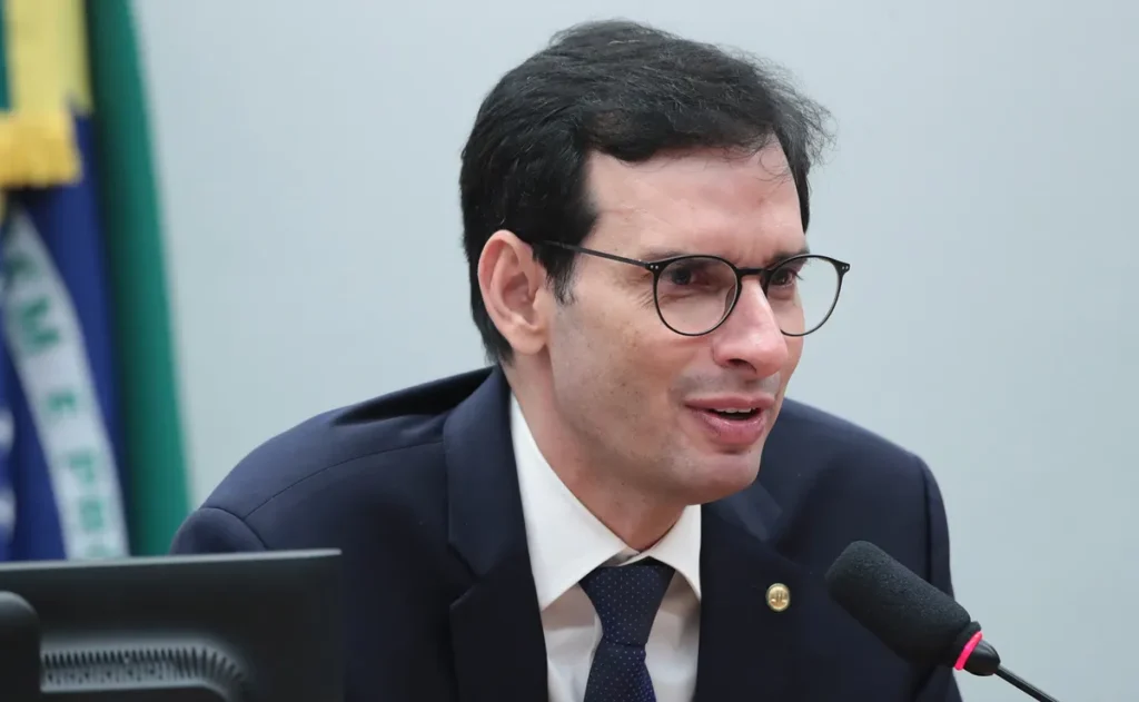 Revisão da Escala 6x1: Deputado Defende Mudanças e Foca na Produtividade
