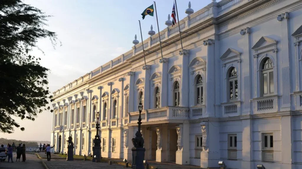 Governo do Maranhão antecipa expediente e garante pagamento antecipado para servidores Governo do Maranhão antecipa expediente e garante pagamento antecipado para servidores