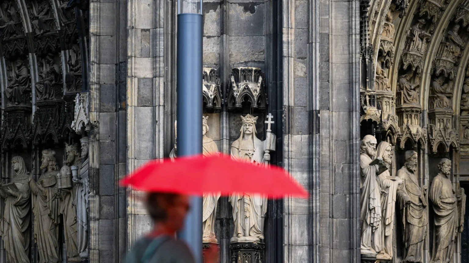 Onda de Calor Extrema Atinge Leste Europeu com Recordes na Hungria e Outros Países