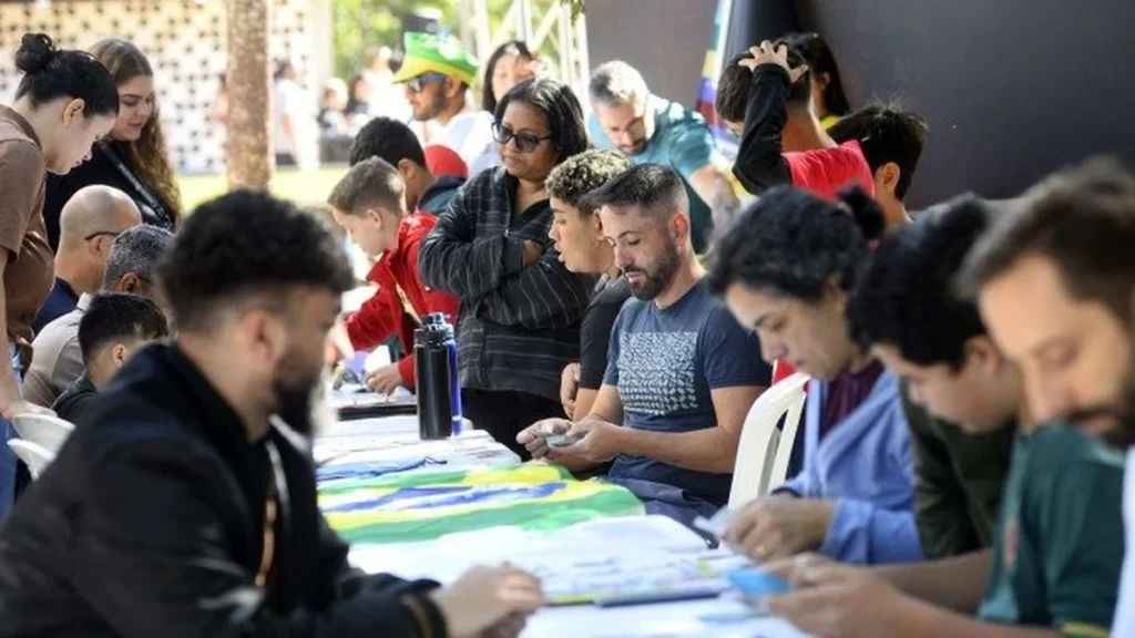 Troca de Figurinhas da Copa 2026 Agita Parque da Cidade com Diversão para Todas as Idades