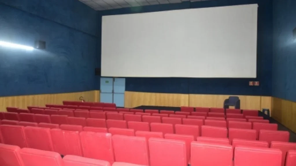 Secretaria de Cultura de Caxias inaugura cinema com programação gratuita para estudantes
