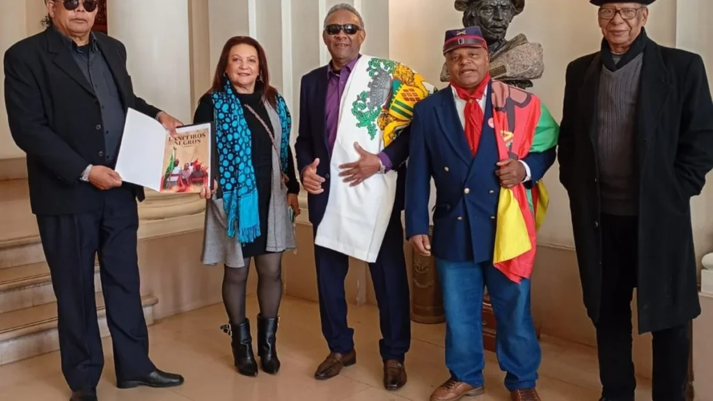 Lanceiros Negros de Caxias do Sul recebem homenagem histórica no Palácio Piratini Lanceiros Negros de Caxias do Sul recebem homenagem histórica no Palácio Piratini