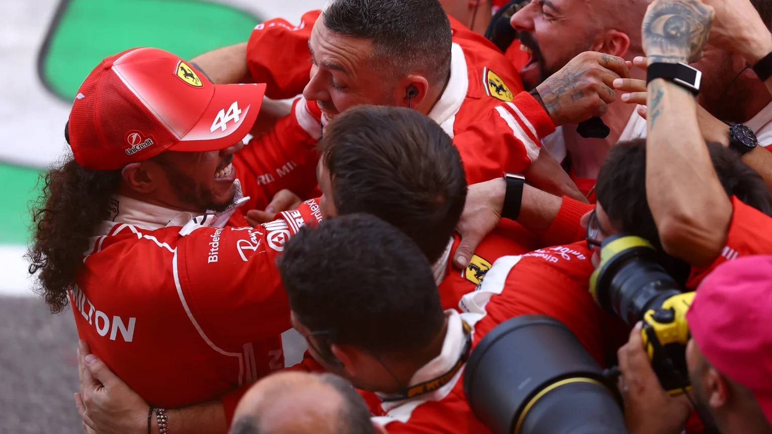 GP de Barcelona-Catalunha 2026: Hamilton encerra jejum da Ferrari e conquista vitória após quase dois anos GP de Barcelona-Catalunha 2026: Hamilton encerra jejum da Ferrari e conquista vitória após quase doi