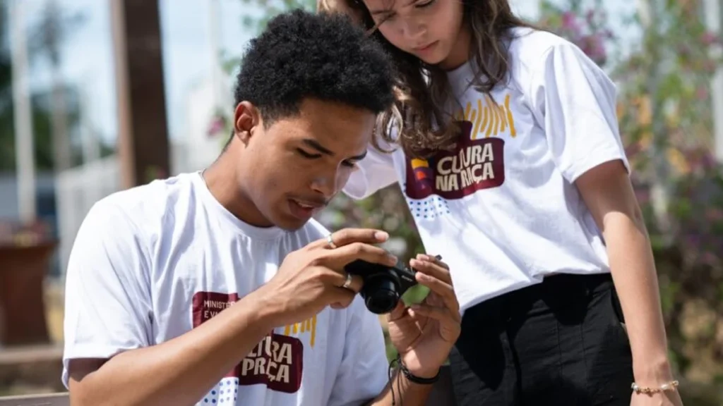 Cultura na Praça oferece oficinas de cinema gratuitas e exibe filmes de jovens do Pará e Maranhão Cultura na Praça oferece oficinas de cinema gratuitas e exibe filmes de jovens do Pará e Maranhão