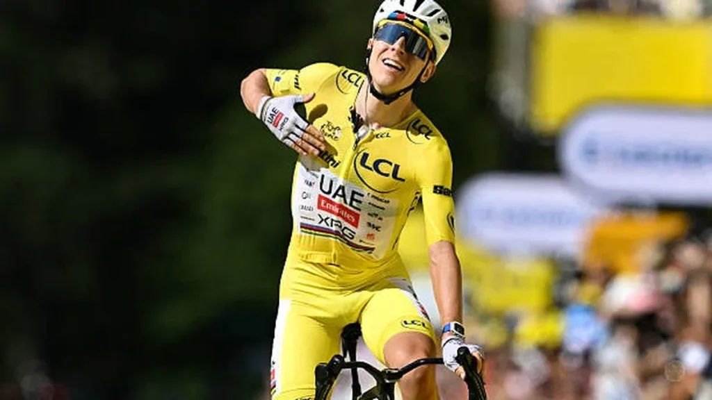 Tadej Pogačar supera Chris Froome e mira recorde histórico no Tour de France