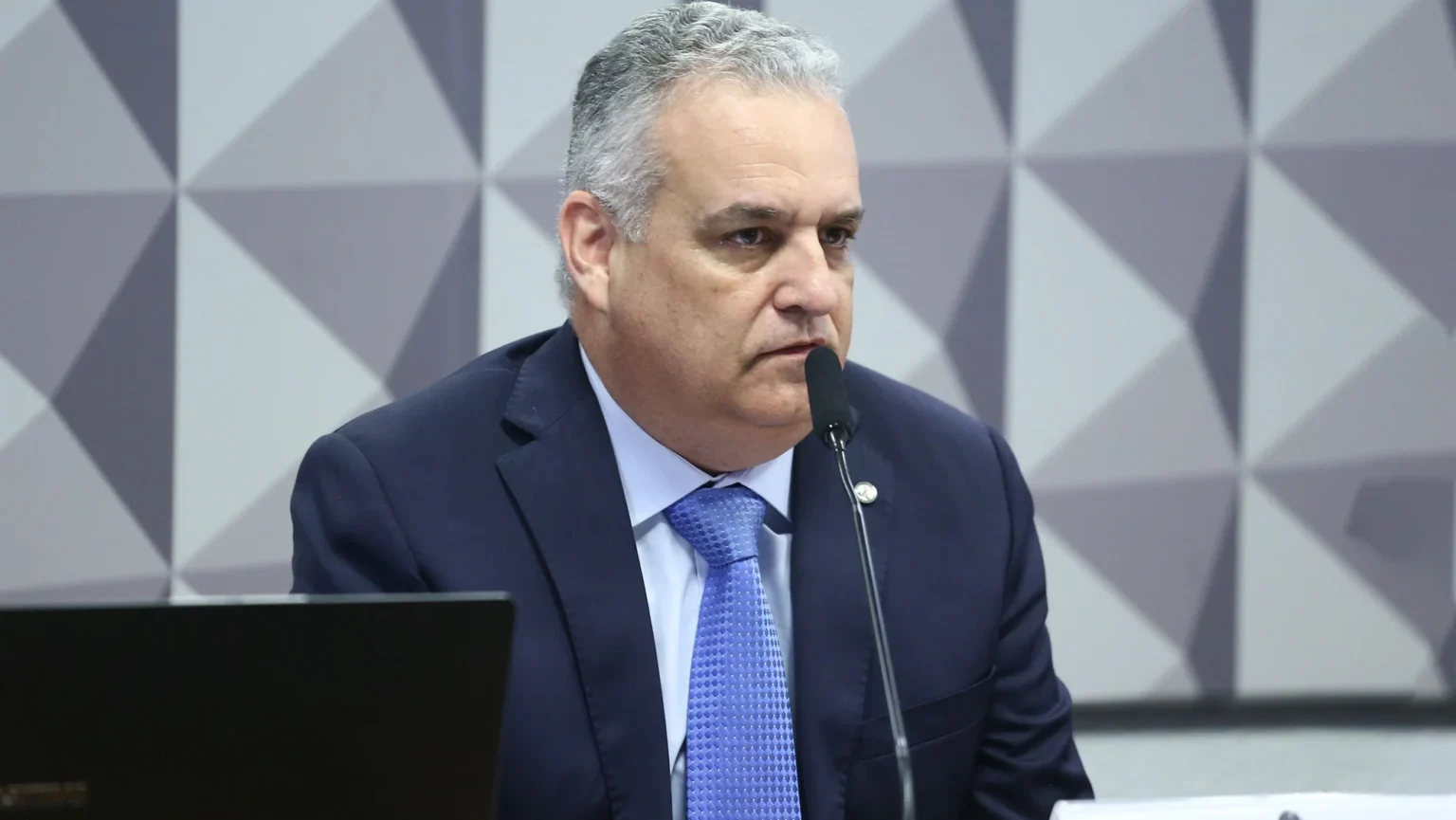 Flávio Bolsonaro confirma deputado Alfredo Gaspar como vice na disputa presidencial Flávio Bolsonaro confirma deputado Alfredo Gaspar como vice na disputa presidencial